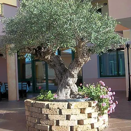 מלון Baia Marina