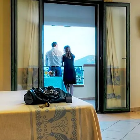 Baia Marina Hotel 3*