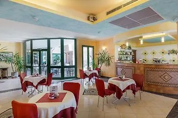 Baia Marina 3* オロゼーイ